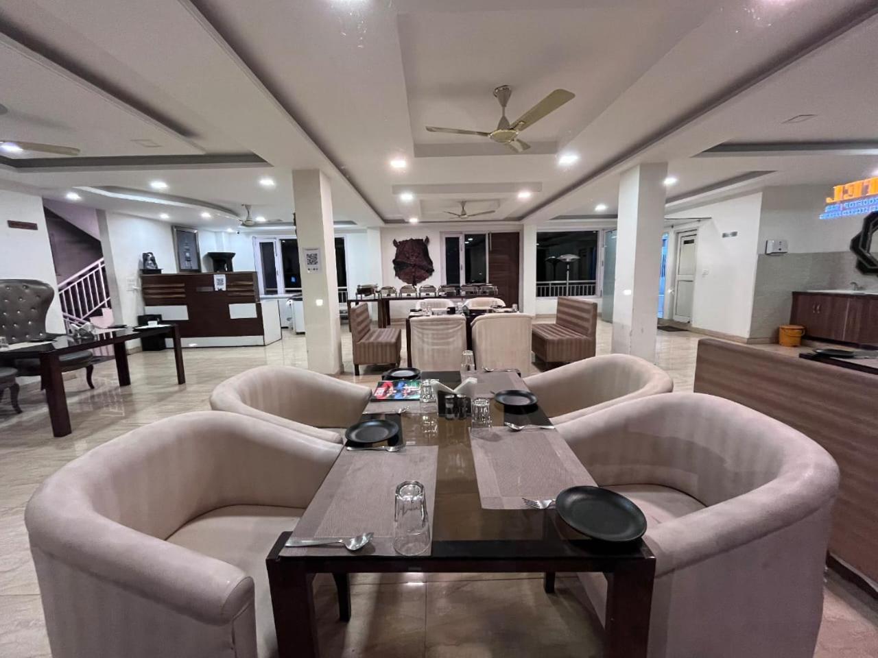 Hotel Tribe View - Away From City Hustle !! Top Rated & Most Awarded Property !! A Peaceful Stay Kasauli Eksteriør bilde